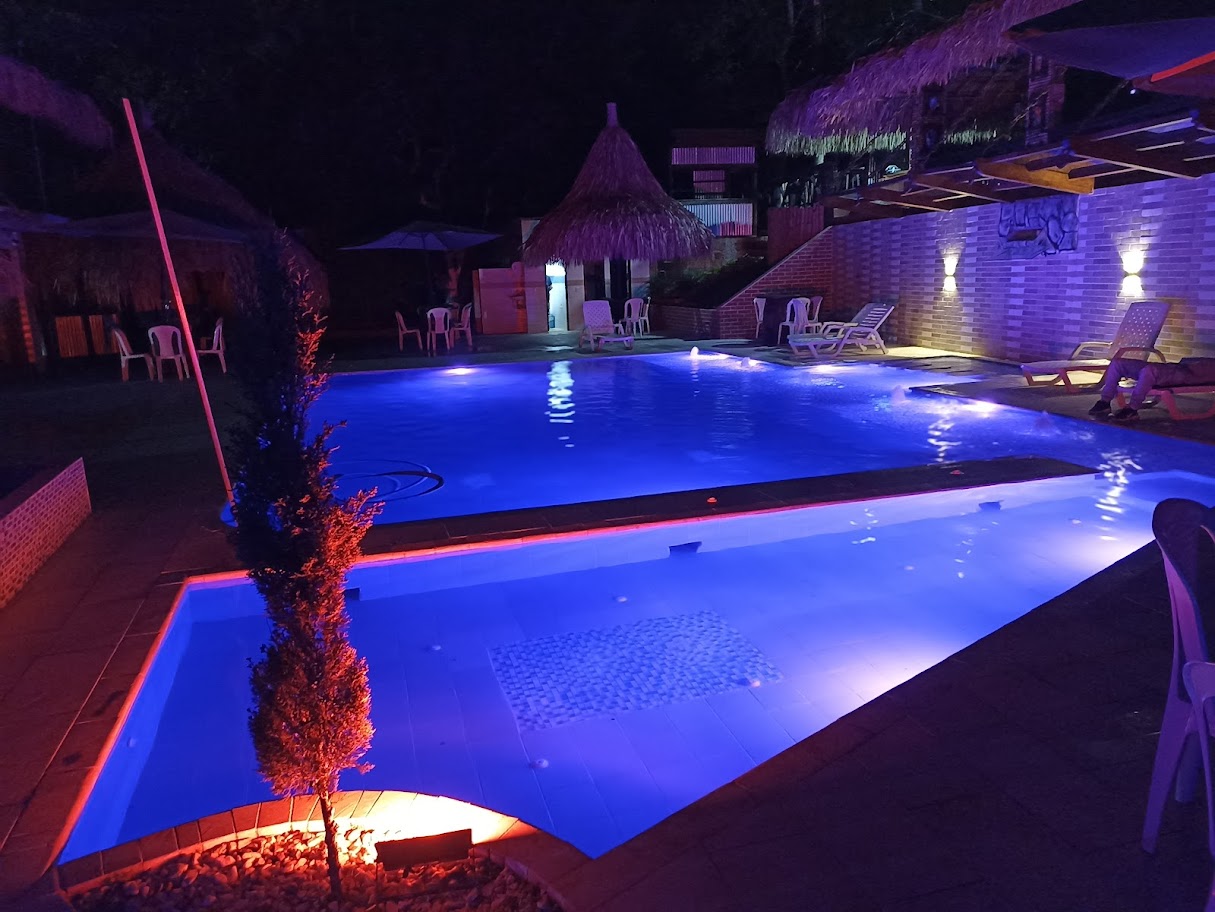 Construcción de piscina residencial